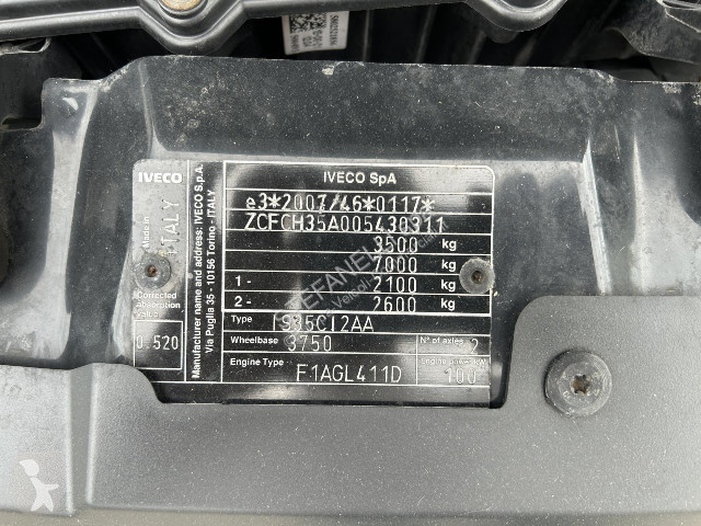 Veicolo commerciale Iveco DAILY 35C14H BOX E...