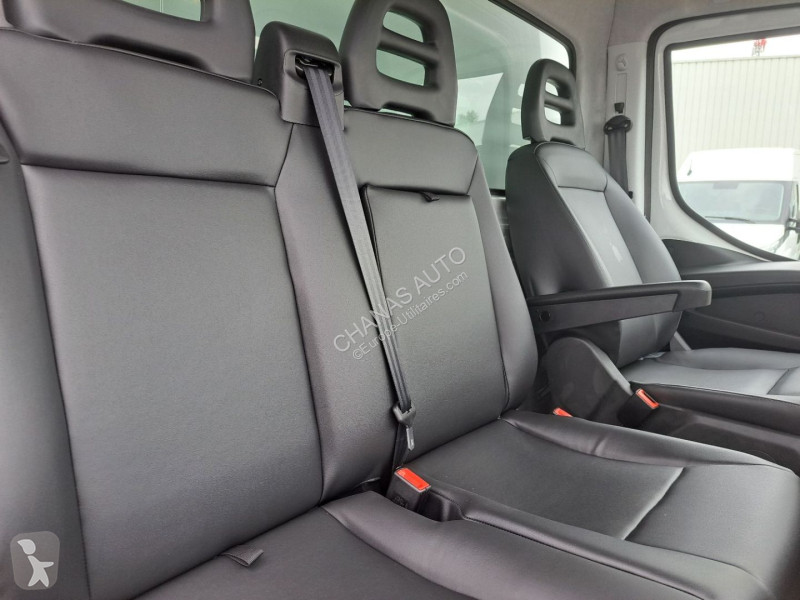 Autoutilitară Iveco 35C18 180CV 3L CAISSE HAYON...