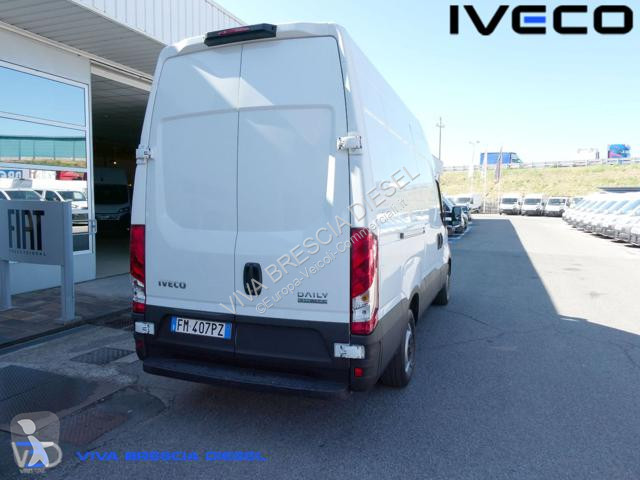 Veículo utilitário Iveco DAILY