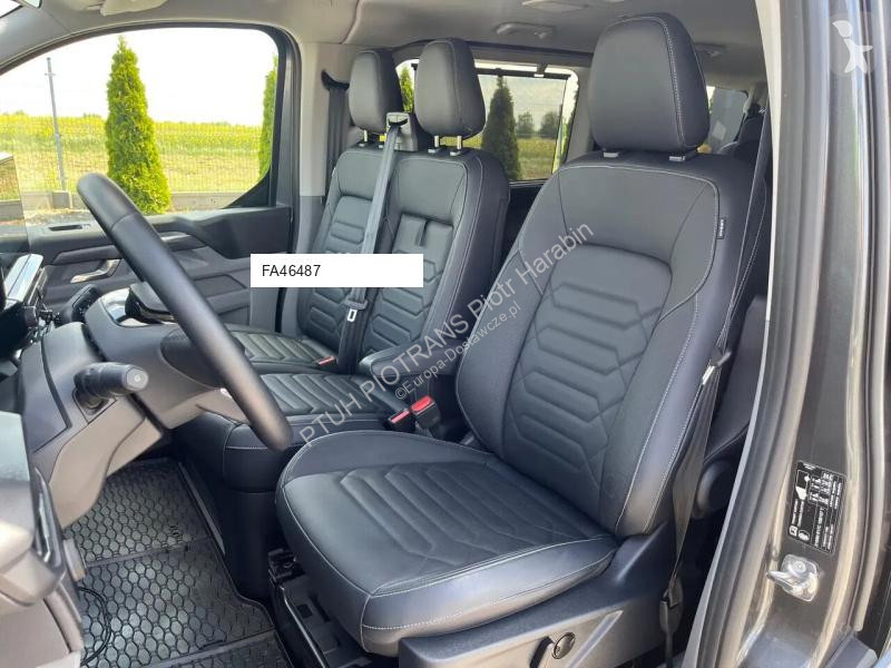 Véhicule utilitaire Ford TOURNEO CUSTOM...