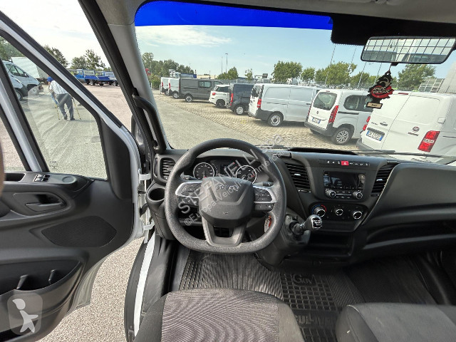 Véhicule utilitaire Iveco DAILY 35C14H CASSONE
