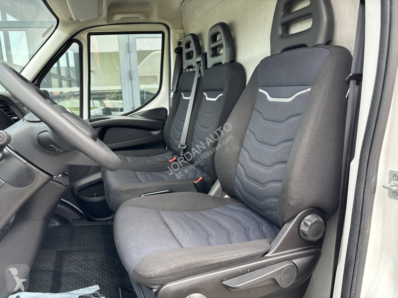 Autoutilitară Iveco 2.3d 160ch L4H2