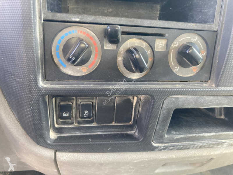 Véhicule utilitaire Nissan NISSAN NT 400 BENNE...