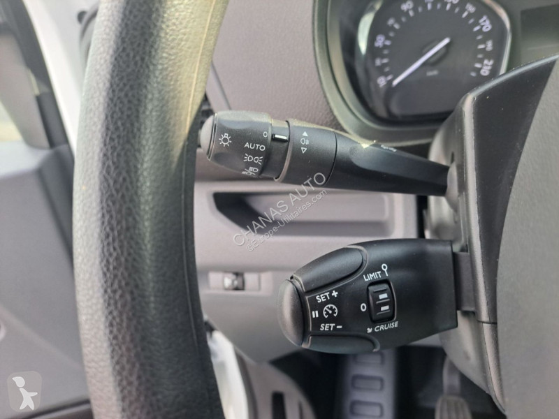 Véhicule utilitaire Toyota MEDIUM 2.0L 145 D-4D