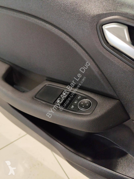 Užitkové vozidlo Renault Clio E-Tech 140