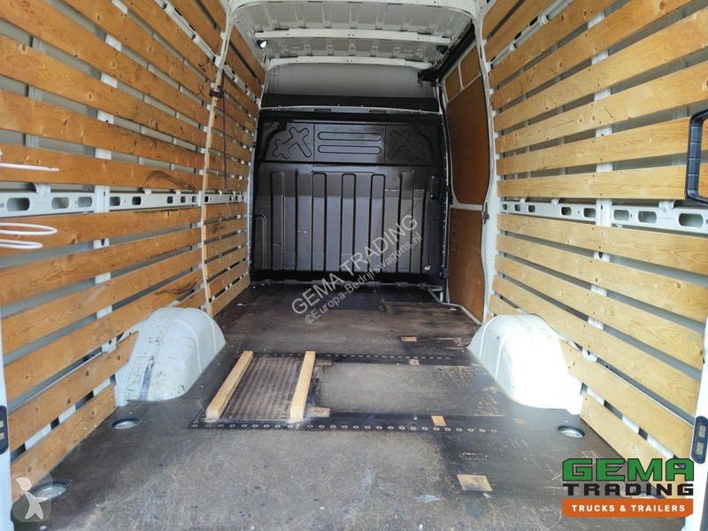 Veicolo commerciale Iveco 35S12 Euro6 Van L2 H2...