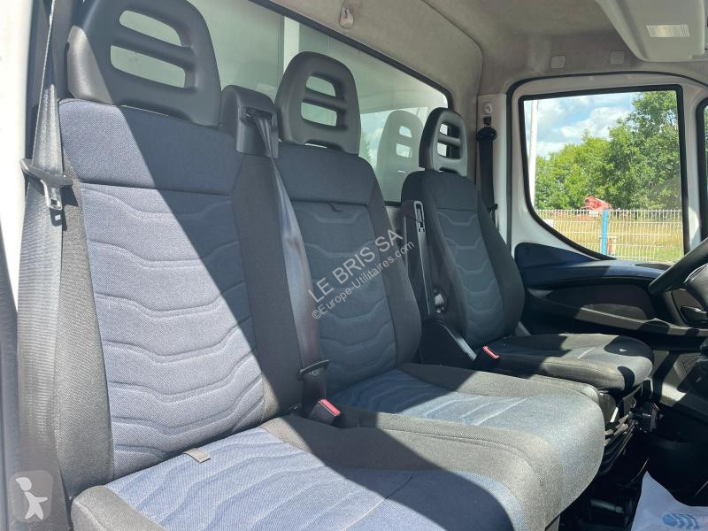Véhicule utilitaire Iveco  DAILY 35C18