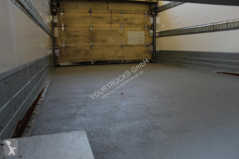 Kamion Renault D 7.5 E6  Kühler  LBW+Rolltor...