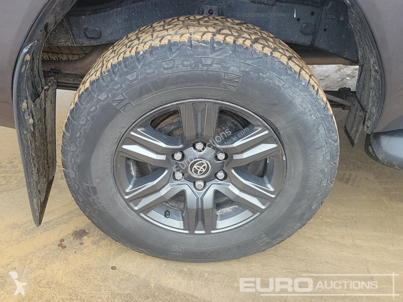Furgoneta Toyota Hilux