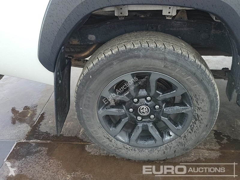 Furgoneta Toyota Hilux