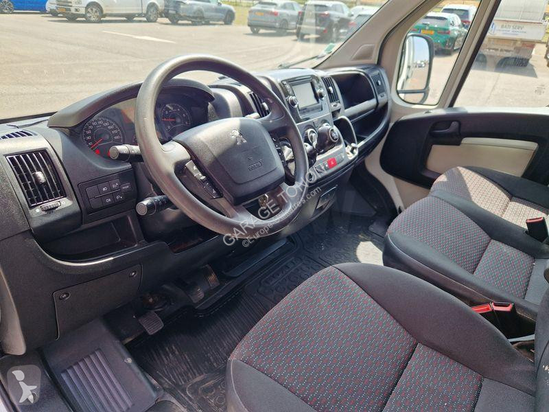 Autoutilitară Peugeot