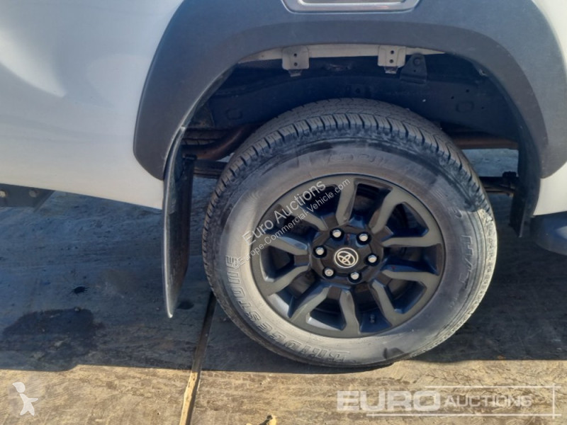 Furgoneta Toyota Hilux