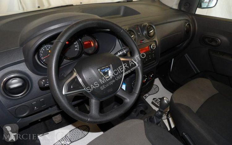 Véhicule utilitaire Dacia