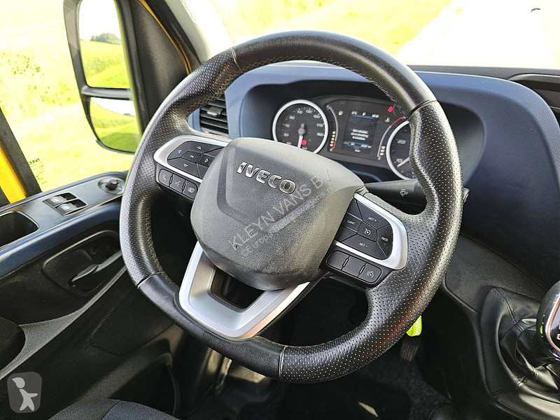 Veicolo commerciale Iveco 50C18 3.0L AUT. L2H2