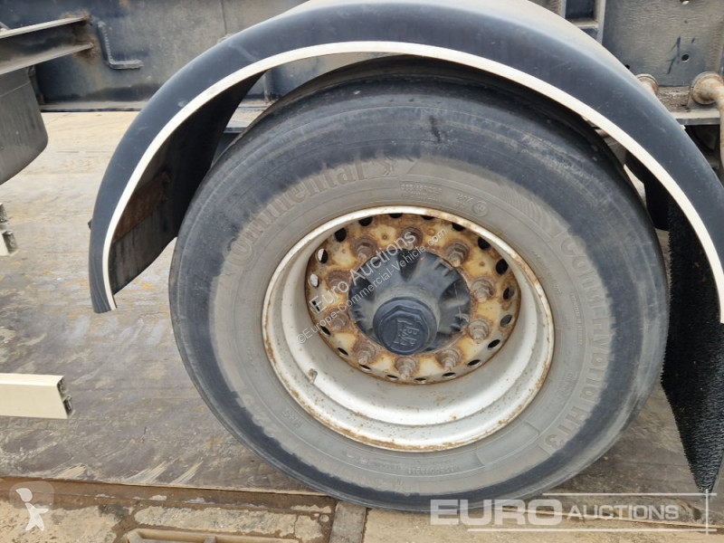 Véhicule utilitaire  CF400