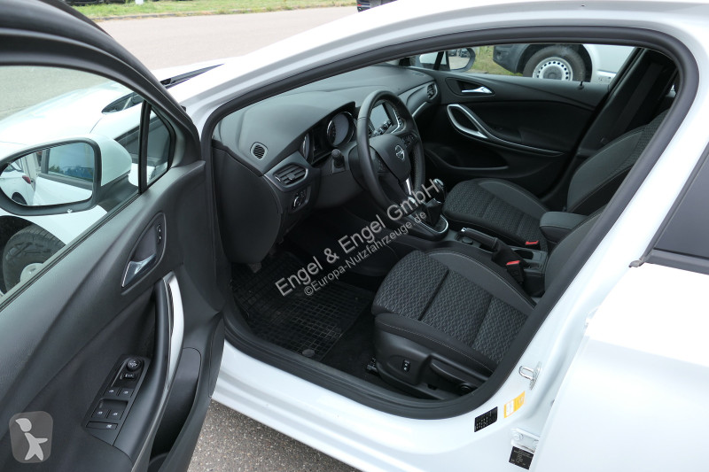 Autoutilitară Opel Astra Sports Tourer 1.5 CDTI...