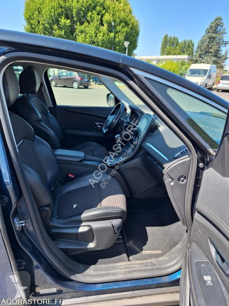 Véhicule utilitaire Renault SCENIC