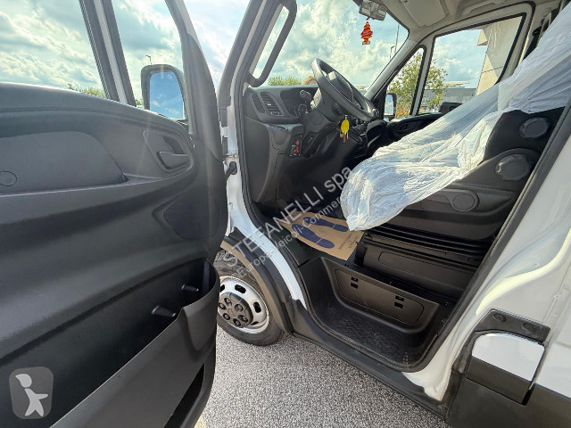 Autoutilitară Iveco DAILY 35C14 CASSONE CON GRU