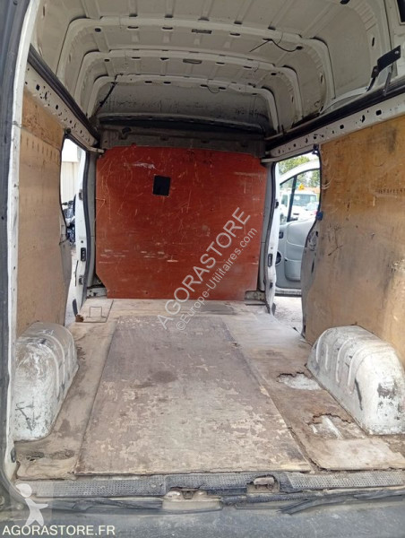 Véhicule utilitaire Renault TRAFIC