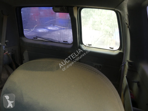 Véhicule utilitaire Nissan