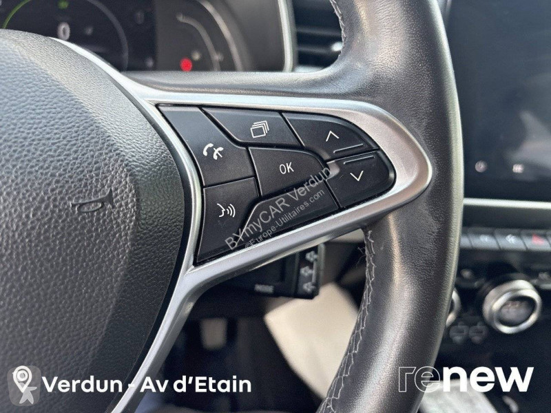 Véhicule utilitaire Renault Clio E-Tech 140