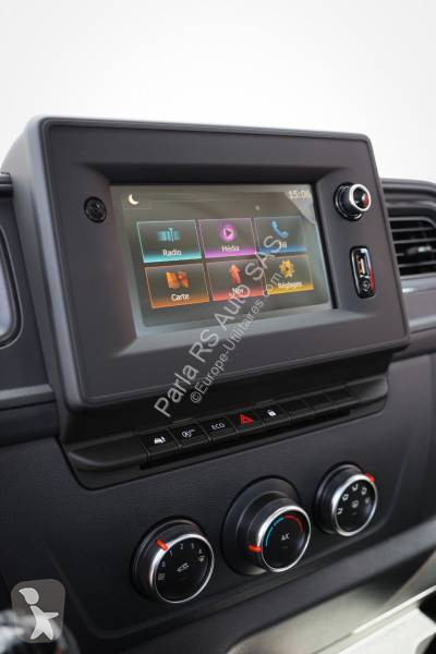 Véhicule utilitaire Nissan