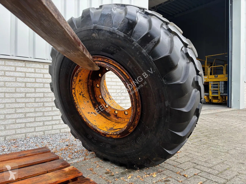 Samochód dostawczy Dunlop Used 555/70R24 EM...
