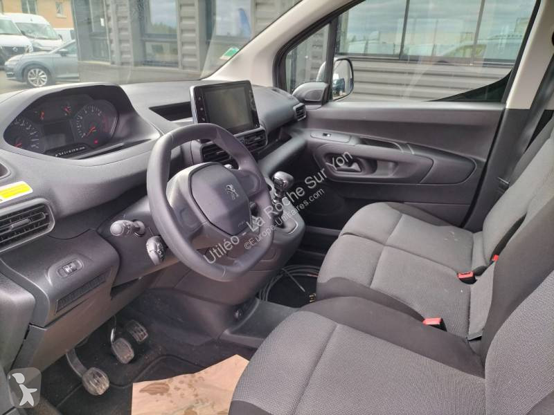 Samochód dostawczy Peugeot