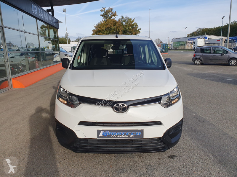 عربة نفعية Toyota CITY LONG 100 D-4D CABINE...