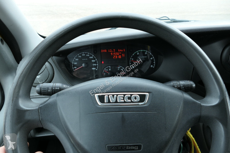 Véhicule utilitaire Iveco Daily 35 S11 C30C...
