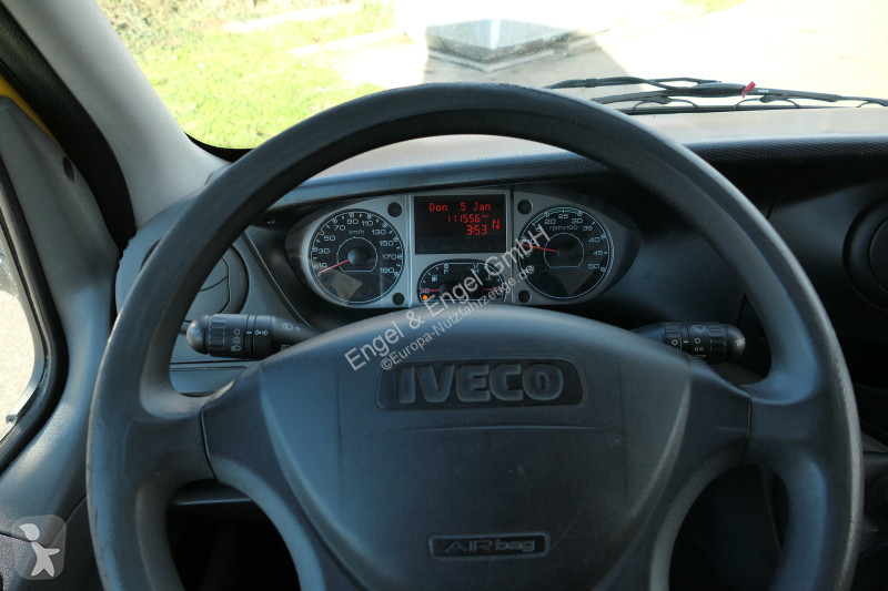 Véhicule utilitaire Iveco Daily 35 S11 C30C...