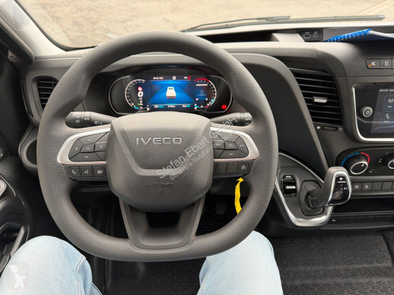 Véhicule utilitaire Iveco 35S14...