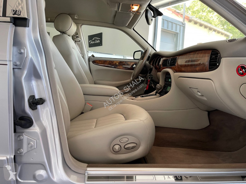 Samochód dostawczy Jaguar XJ8 4.0 V8  BA SOVEREIGN