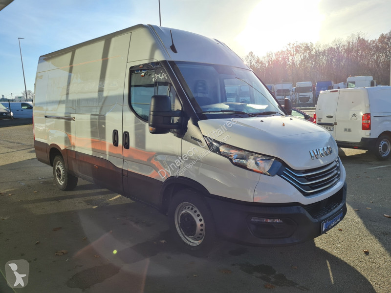 Véhicule utilitaire Iveco DAILY 35S FG 35S14 V12