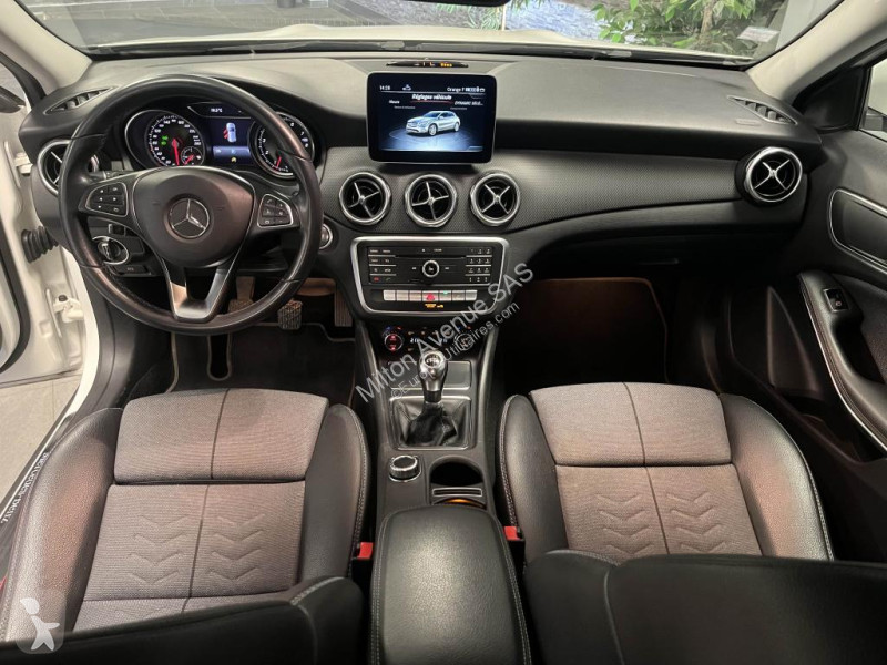 عربة نفعية Mercedes GLA 180  Inspiration