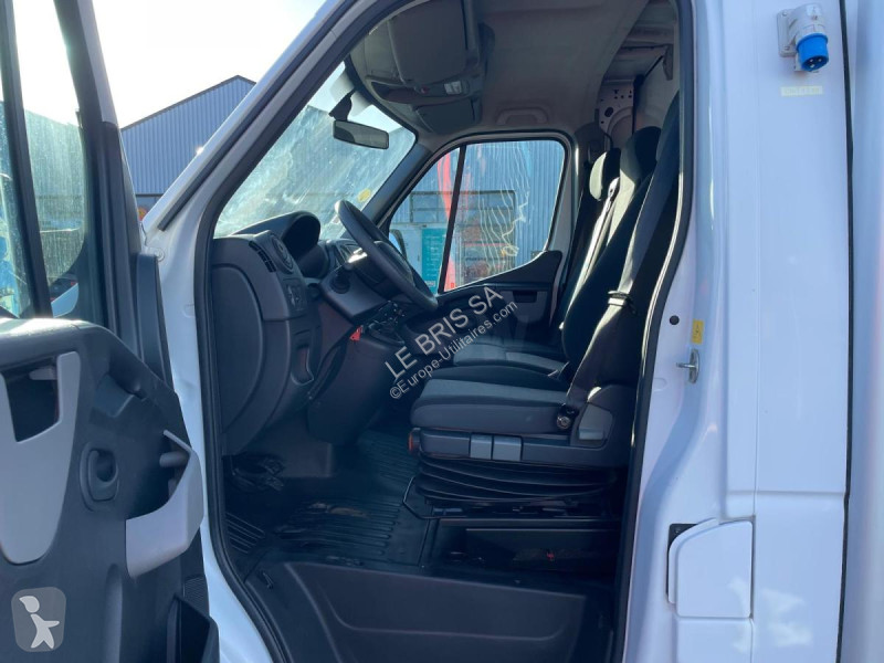Véhicule utilitaire Renault MASTER 130