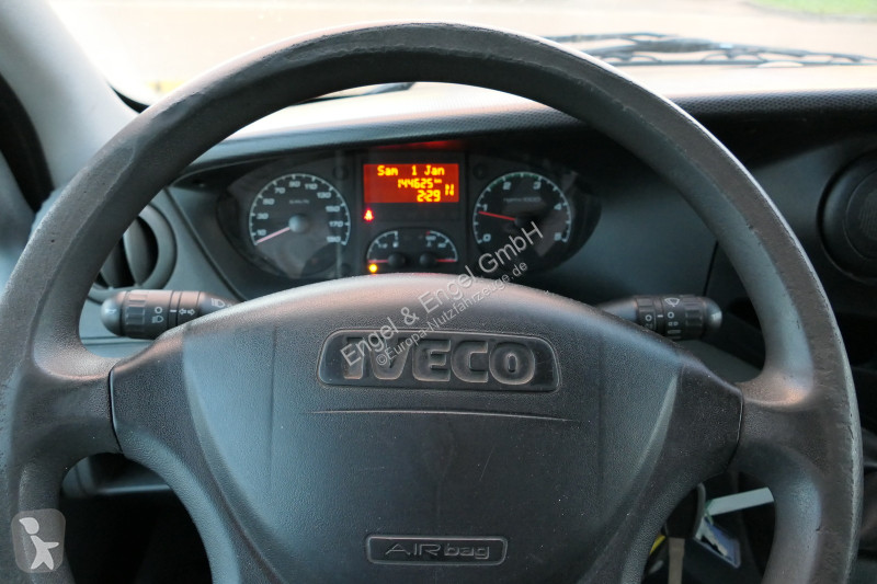 Véhicule utilitaire Iveco Daily 35 S11 C30C...