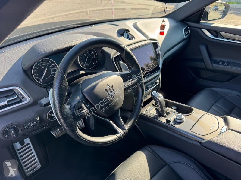 Furgoneta Maserati 330 CV MHEV IBRIDA