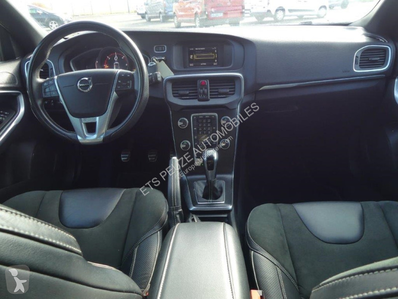 Samochód dostawczy Volvo V40 D3 150CH R-DESIGN...