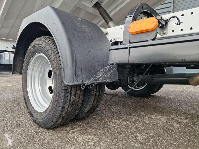 Véhicule utilitaire Iveco 35-160 BENNE + GRUE...
