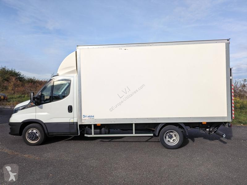 Véhicule utilitaire Iveco CCb 35C16H3.0...