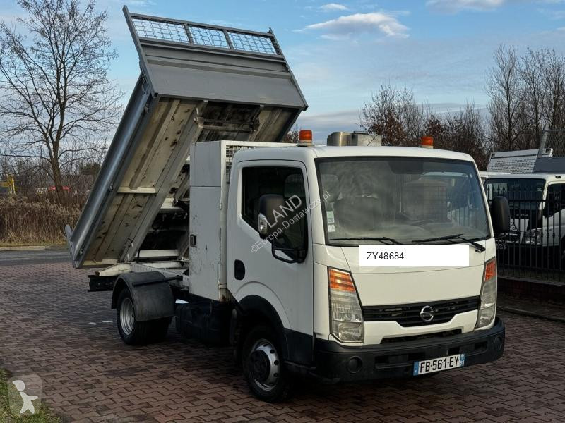 Samochód dostawczy Nissan