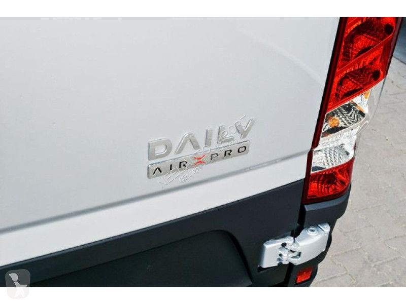 Véhicule utilitaire Iveco DAILY L4H2 DOUBLE...