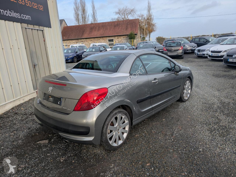 Véhicule utilitaire Peugeot 207 CC 1.6 HDI...