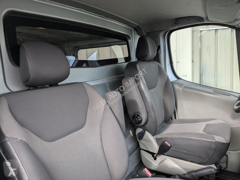 Véhicule utilitaire Renault TRAFIC II L2H1...