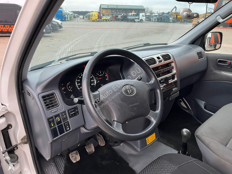 Samochód dostawczy Toyota 4x4 HiAce