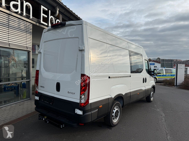 Samochód dostawczy Iveco 35S16 A8...