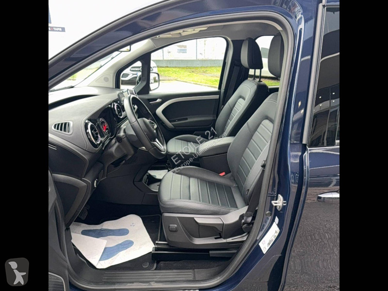 عربة نفعية Mercedes EQT 200