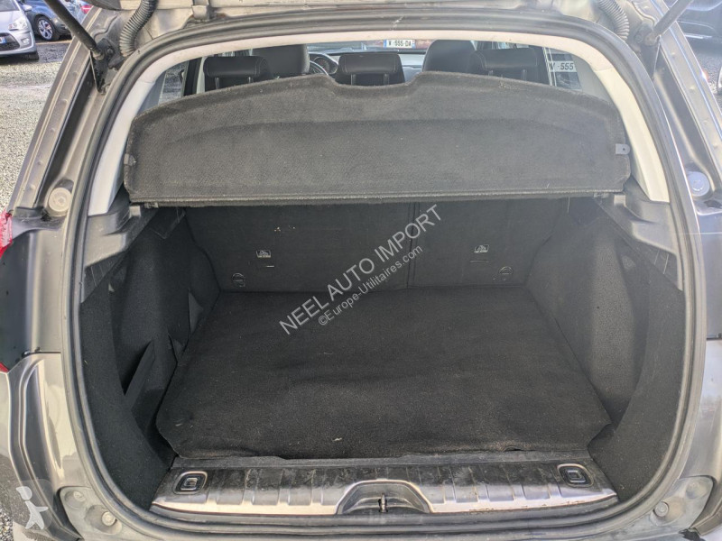 Peugeot 2008 ALLURE 82CH BVM5 Transporter