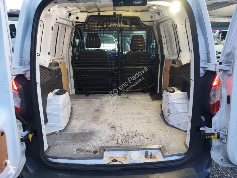 Véhicule utilitaire Ford